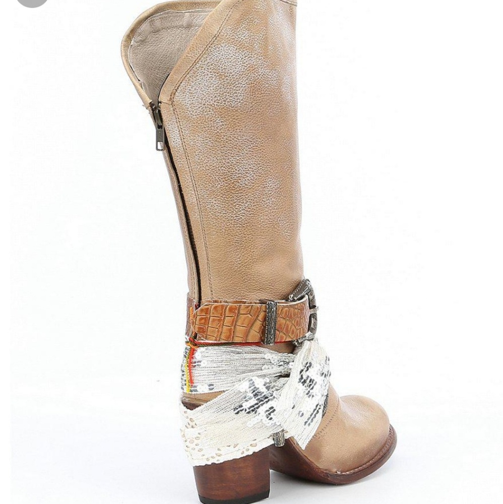Gorgeous Freebird Boots in Natural Leather - Picture 3 of 3
